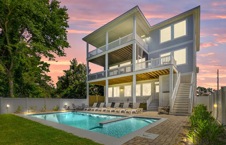 K7200 Saltaire 8 Bedroom Home at Water O...